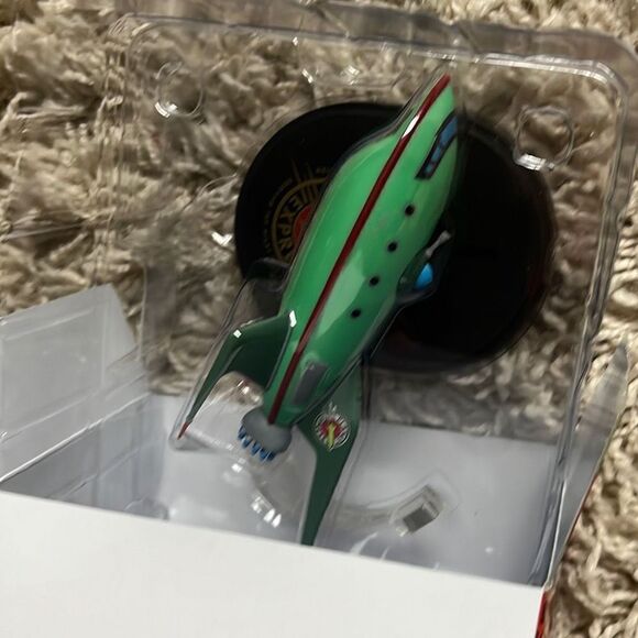 NIB Qmx Mini Masters Futurama Planet Express Spaceship Model - Loot Crate Exclus - Picture 7 of 8